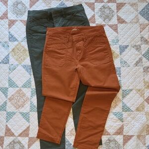 EUC Old Navy Set of Green and Rust Pixie Pants Sz 4